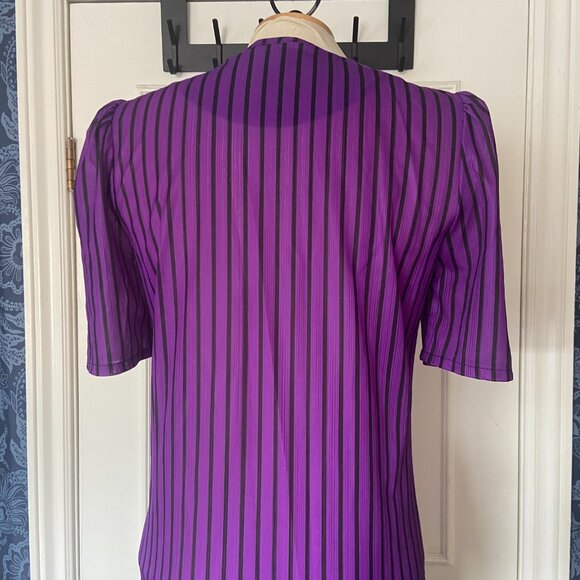 Fast shipping - costume opportunities! - Size small - Picture 6 of 12